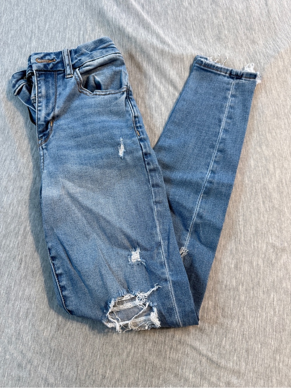 American Eagle Outfitters Light Blue Distressed Skinny Jeans